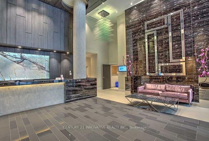 Property Photo:  9205 Yonge Street 1008  ON L4C 6Z2 