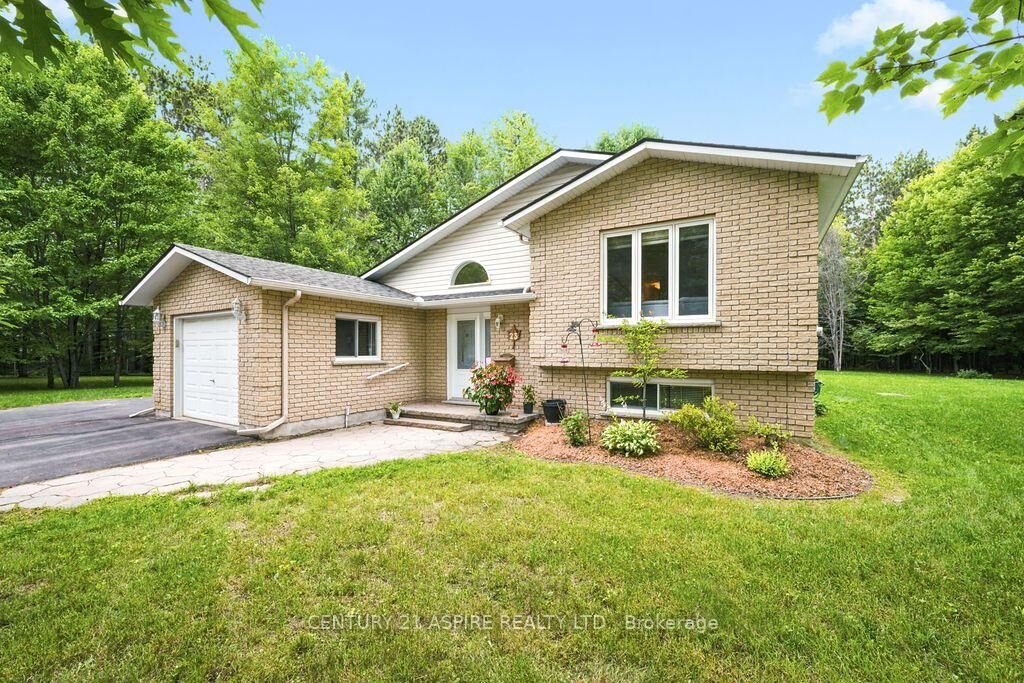 Property Photo: 23 Cardinal Crescent ON K8H 3P1