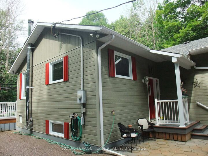 Property Photo: 1563 Goshen Road ON K7V 3Z5