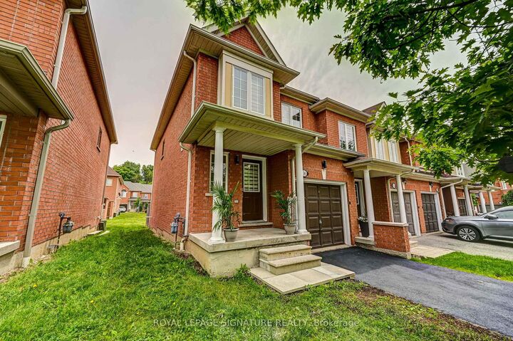 Property Photo: 7360 Zinnia Place 36 ON L5W 2A3