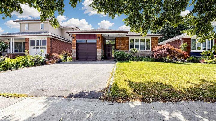 Property Photo: 32 Sellmar Road ON M9P 3E6