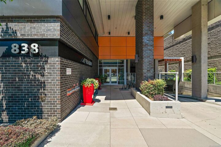 Property Photo: 838 Broughton St #808 BC V8W 1E4