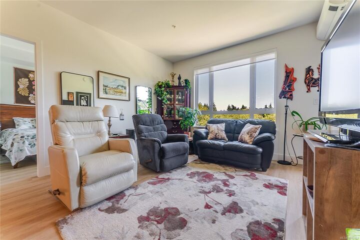 Property Photo: 920 Reunion Ave #327 BC V9B 0W8