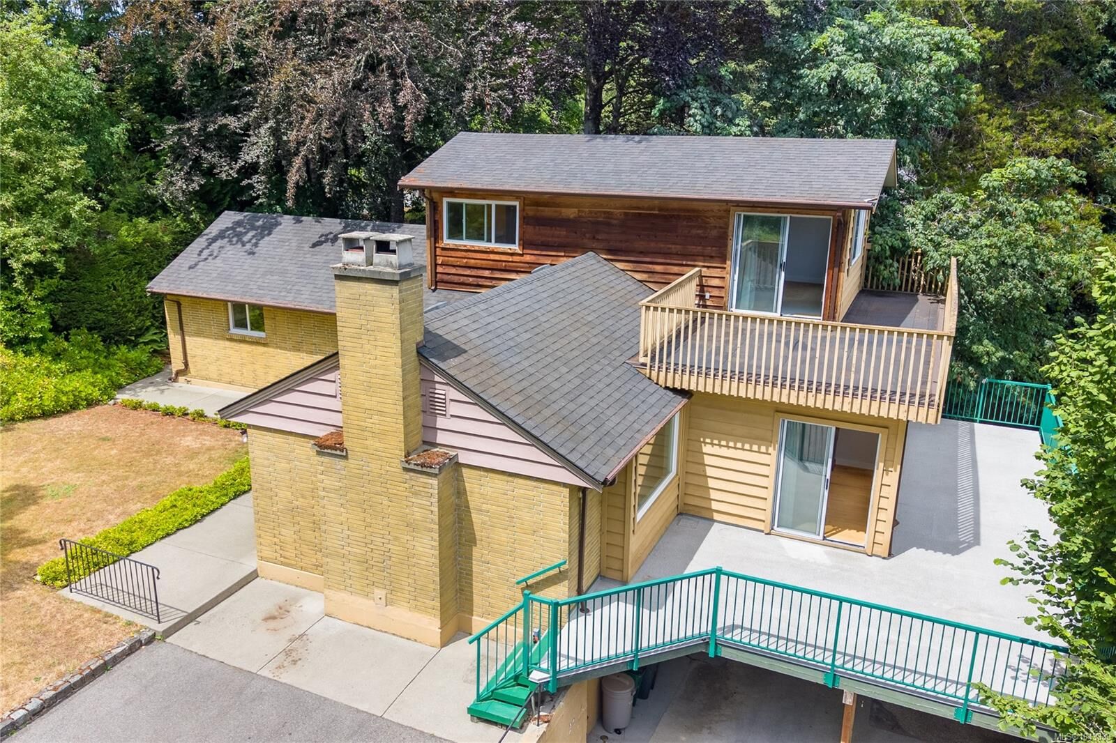 Property Photo: 5349 Alderley Rd BC V8Y 1X9