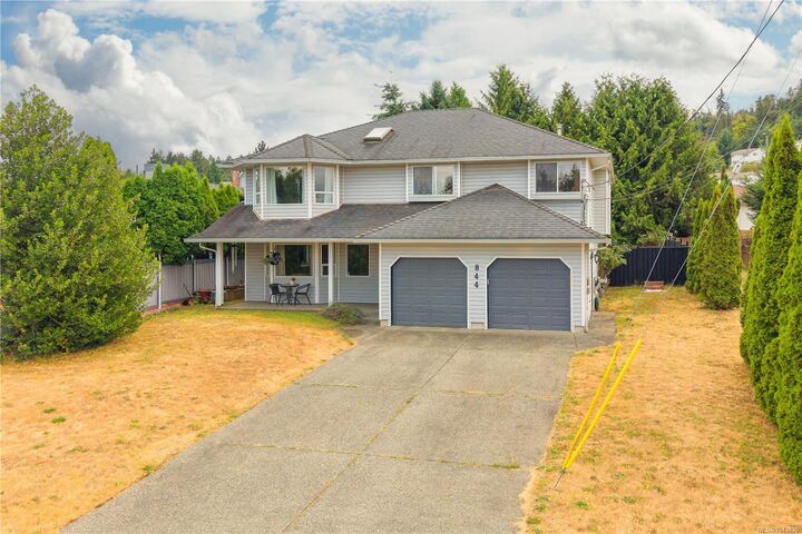 Property Photo: 844 Therres Cres BC V9G 1N5