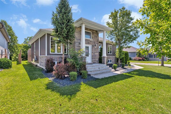 Property Photo: 10 Lisa Street ON N0P 2P0