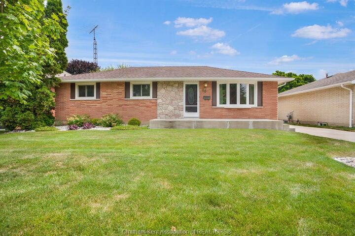 Property Photo:  66 Holland Avenue  ON N7M 2C7 