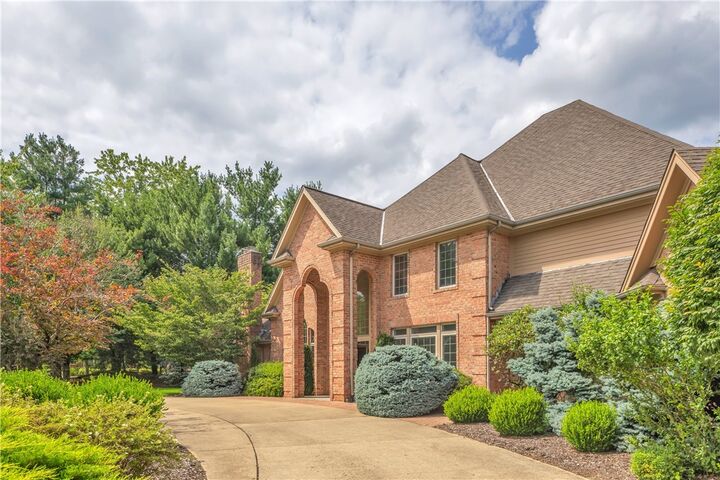 Property Photo: 2133 Le Gran Dr PA 15044