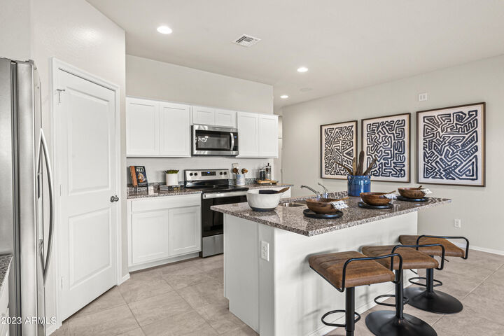 Property Photo:  2778 W Sable Avenue  AZ 85120 