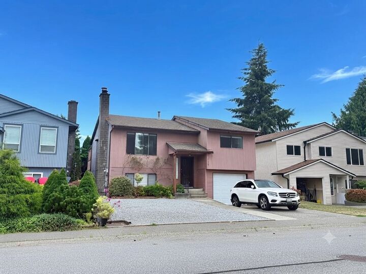 3220 Harwood Avenue — photo 1