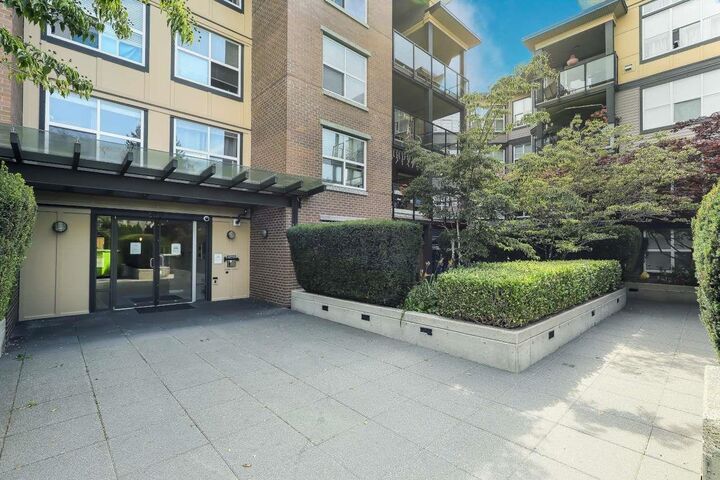 10707 139 Street 324 — photo 1