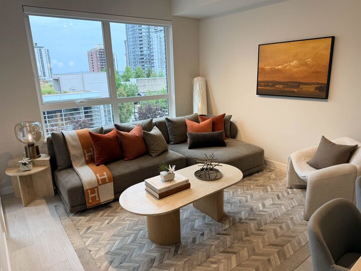 Property Photo: 110 E 17th Street 403 BC V7L 0K4