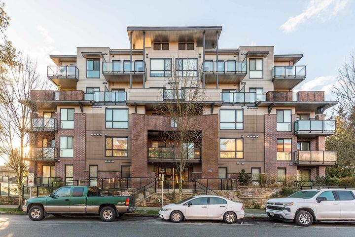 2214 Kelly Avenue 201 — photo 1