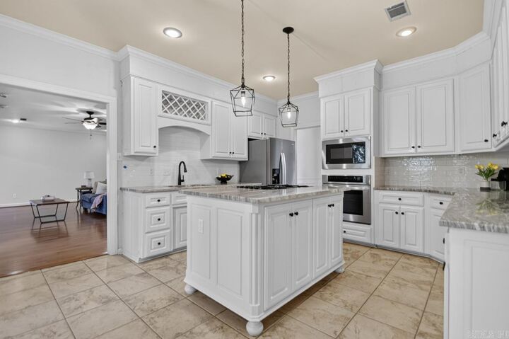 Property Photo: 27 Calumet Road AR 72223
