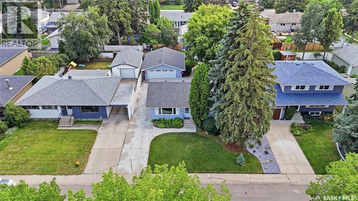 Property Photo:  1422 East Heights  SK S7J 3B3 