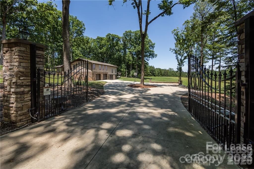 Property Photo:  8511 Viking Drive  NC 28173 