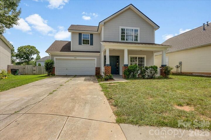 Property Photo:  6410 Castlewynd Court  NC 28212 