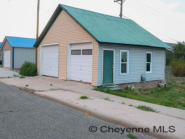 Property Photo: 716 Main St WY 82082