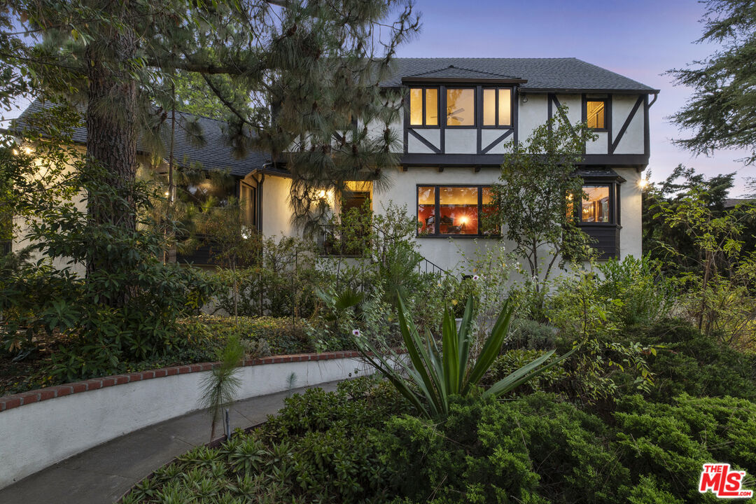 Property Photo:  2489 Moreno Dr  CA 90039 