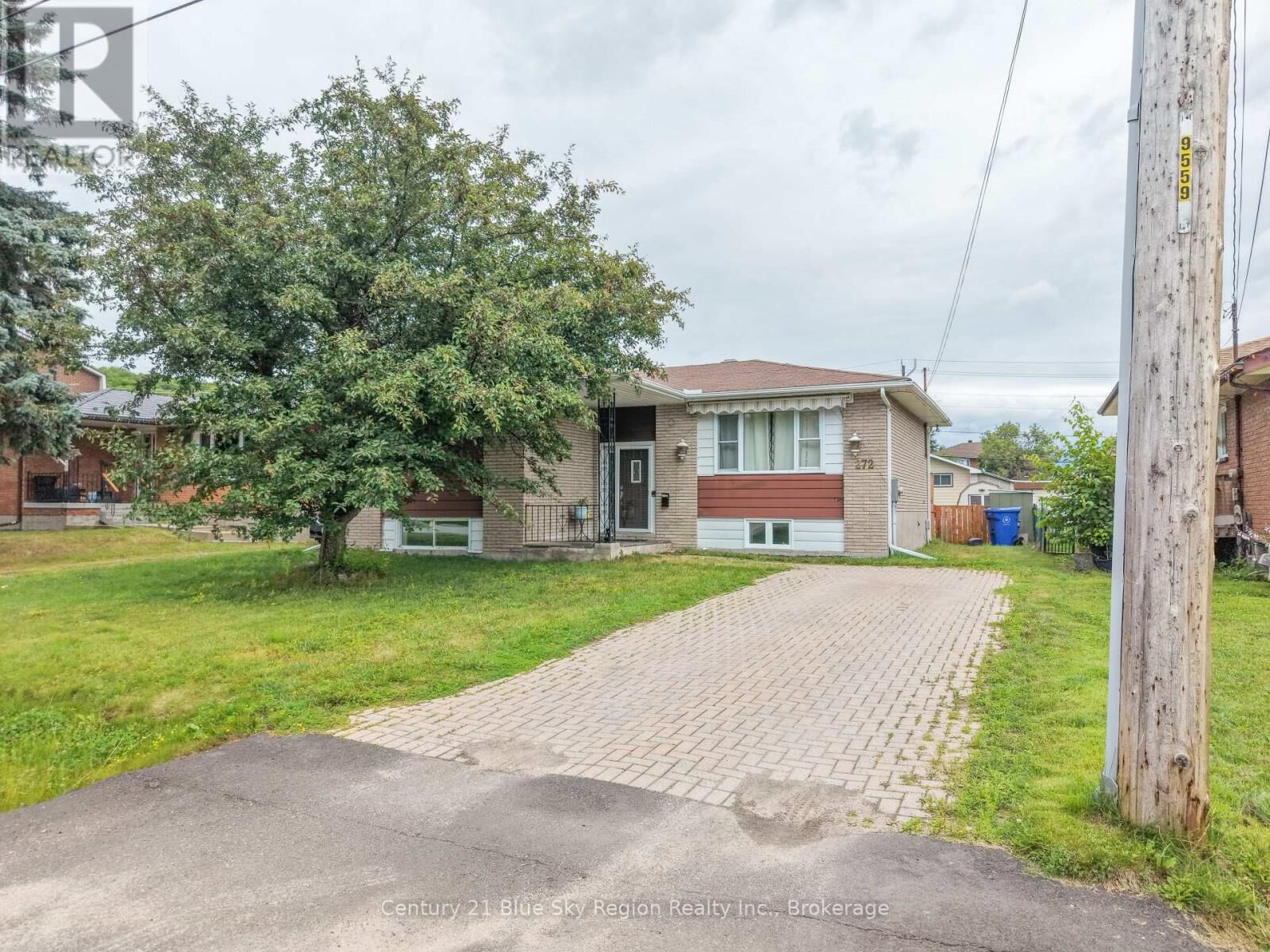 Property Photo: 272 Patricia Street ON P1B 7Z3