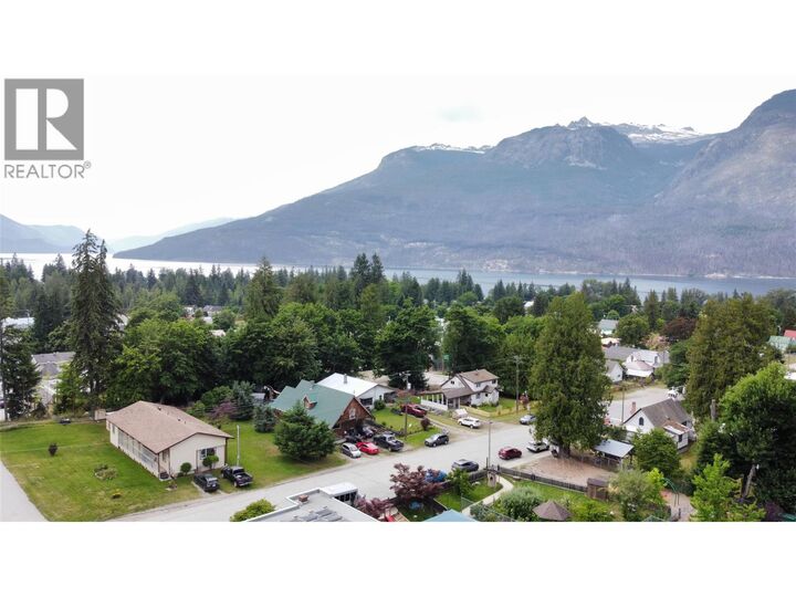 Property Photo: 503 7th Avenue BC V0G 1S1