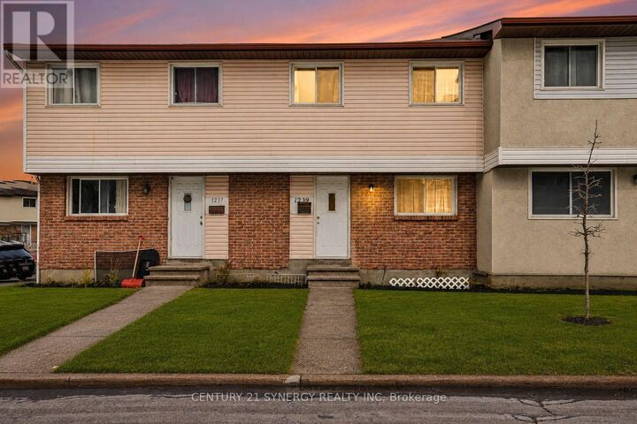 Property Photo: 1239 Bowmount Street ON K1J 8T4