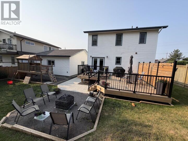 Property Photo:  338 Dacre St  ON P7A 1K7 