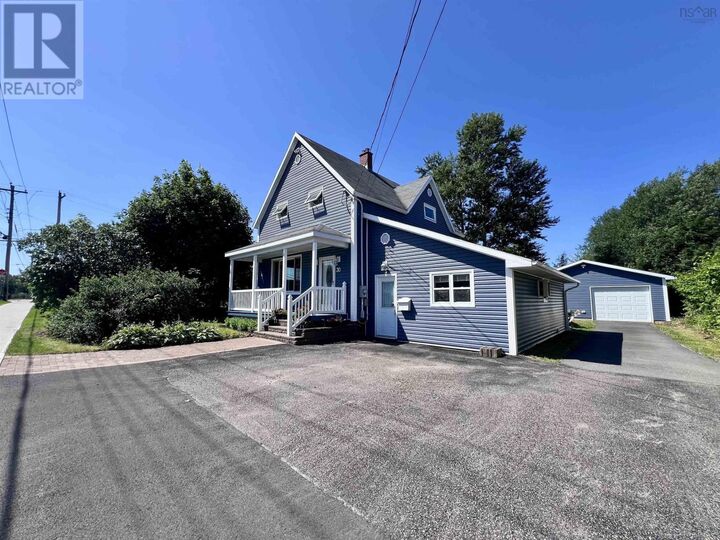 30 Fraser Avenue — photo 1