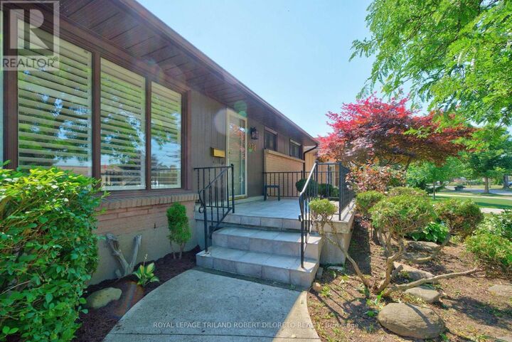 Property Photo:  238 Starlight Avenue  ON N5W 4X9 