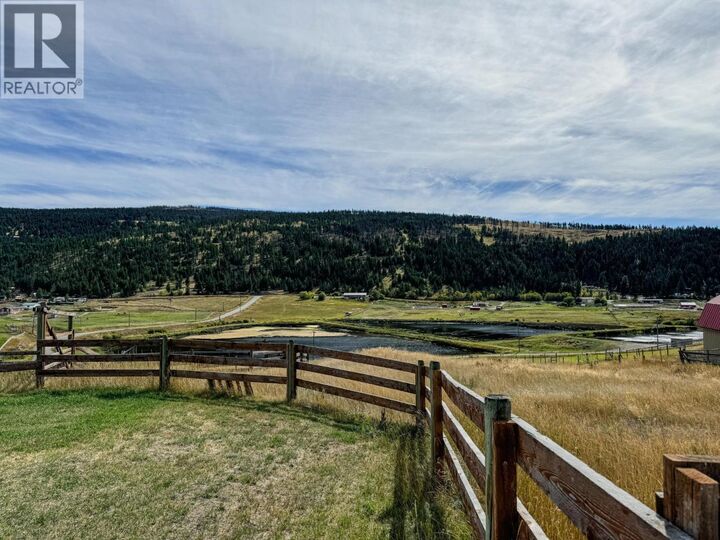 Property Photo: 7520 West Subdivision Road BC V0K 1K0
