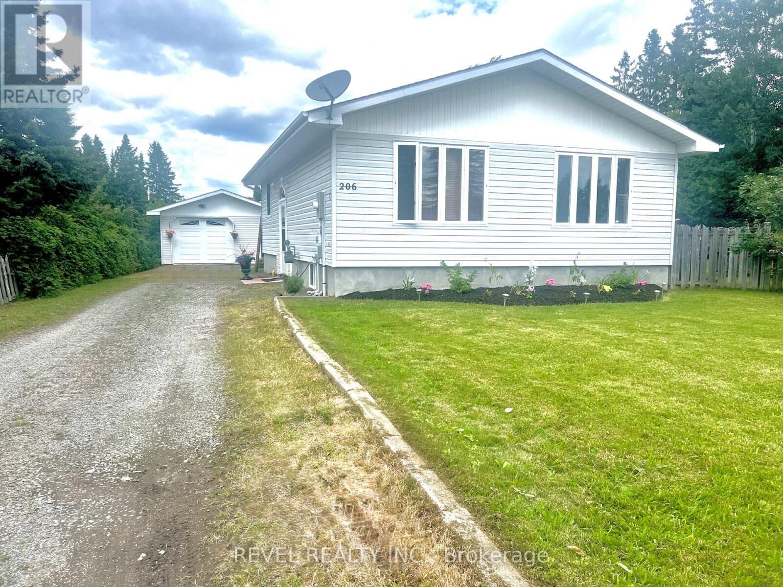 Property Photo: 206 Duke Street West ON P0N 1C0