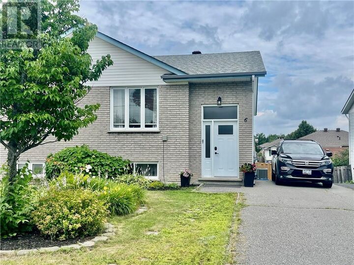Property Photo: 6 Oakdale Street ON P3L 1L7