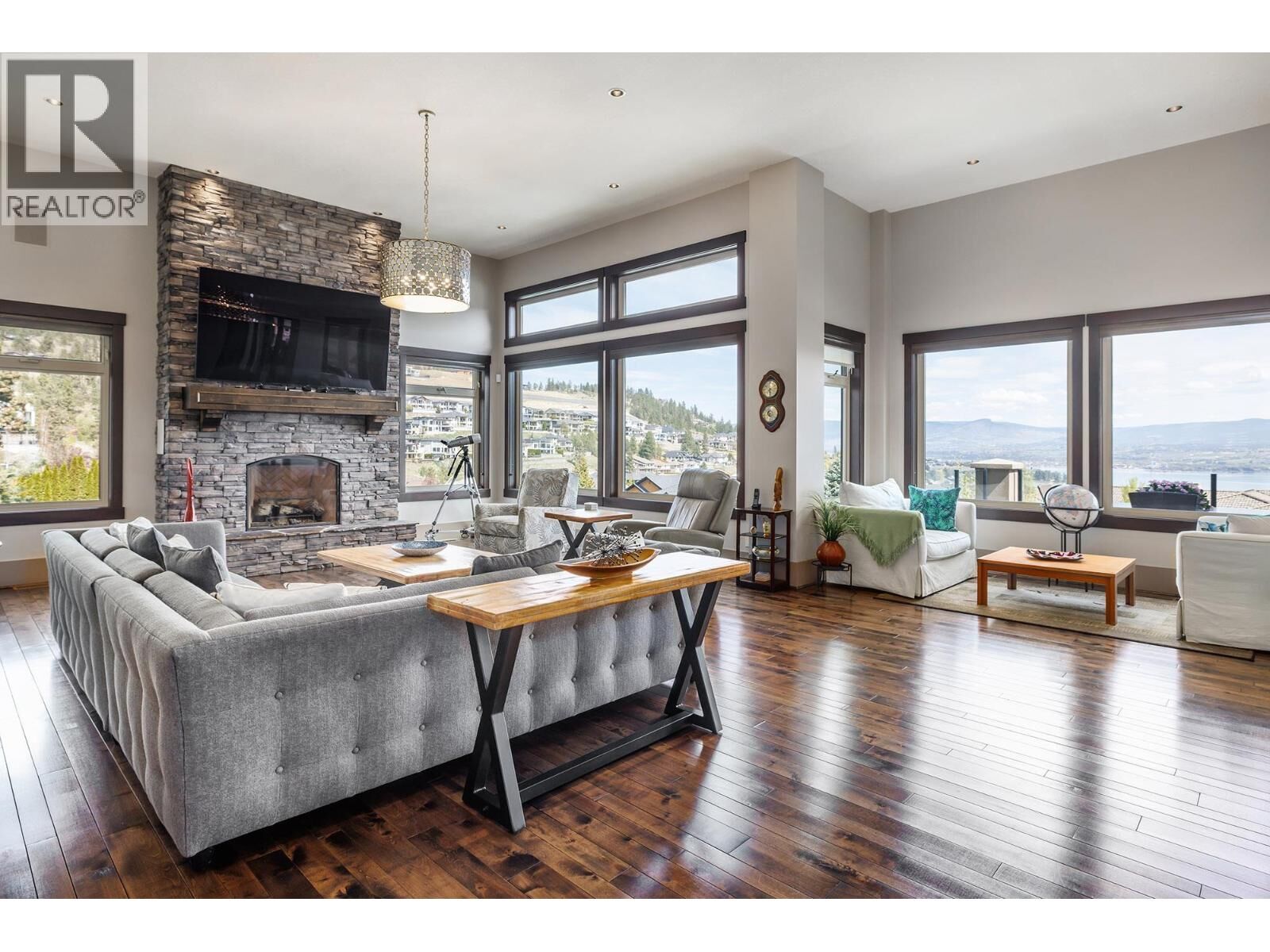 Property Photo: 1524 Vineyard Drive BC V4T 2Y7