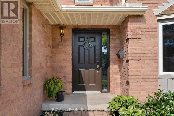 Property Photo: 51 Briarsdale Crescent ON L3C 6S7