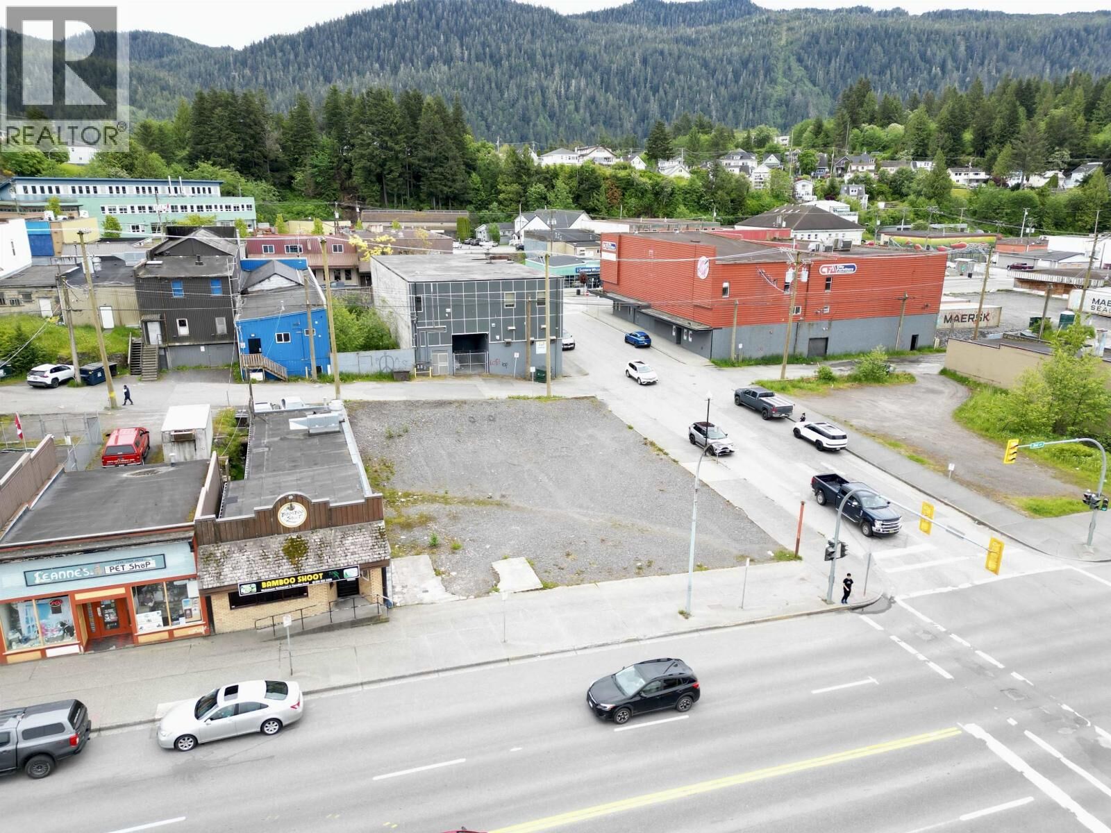 Property Photo:  639 2nd Avenue  BC V8J 1H1 