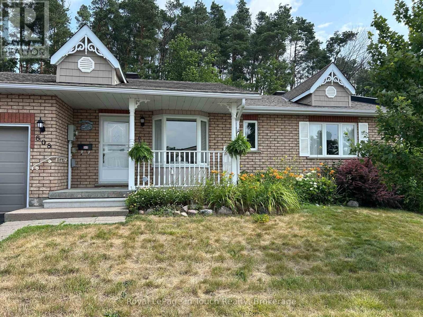 Property Photo: 808 Jane Boulevard ON L4R 5M4