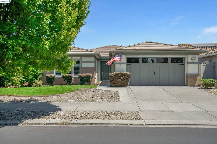 Property Photo:  2472 Shadow Berry Dr  CA 95336 