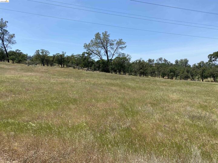 Property Photo: 4880 Kendall Ct. CA 95327