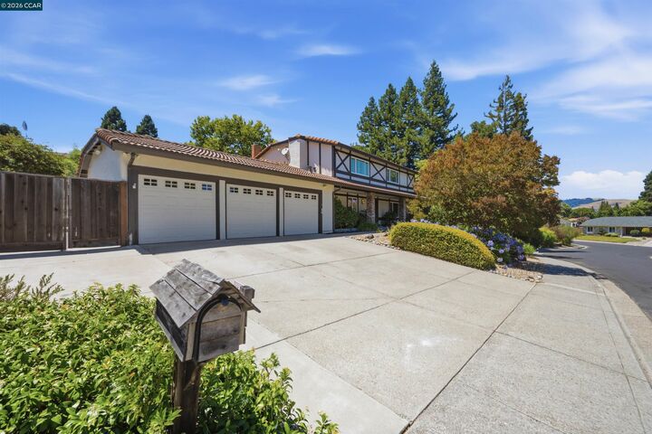 Property Photo:  204 Lasso Cir  CA 94583 