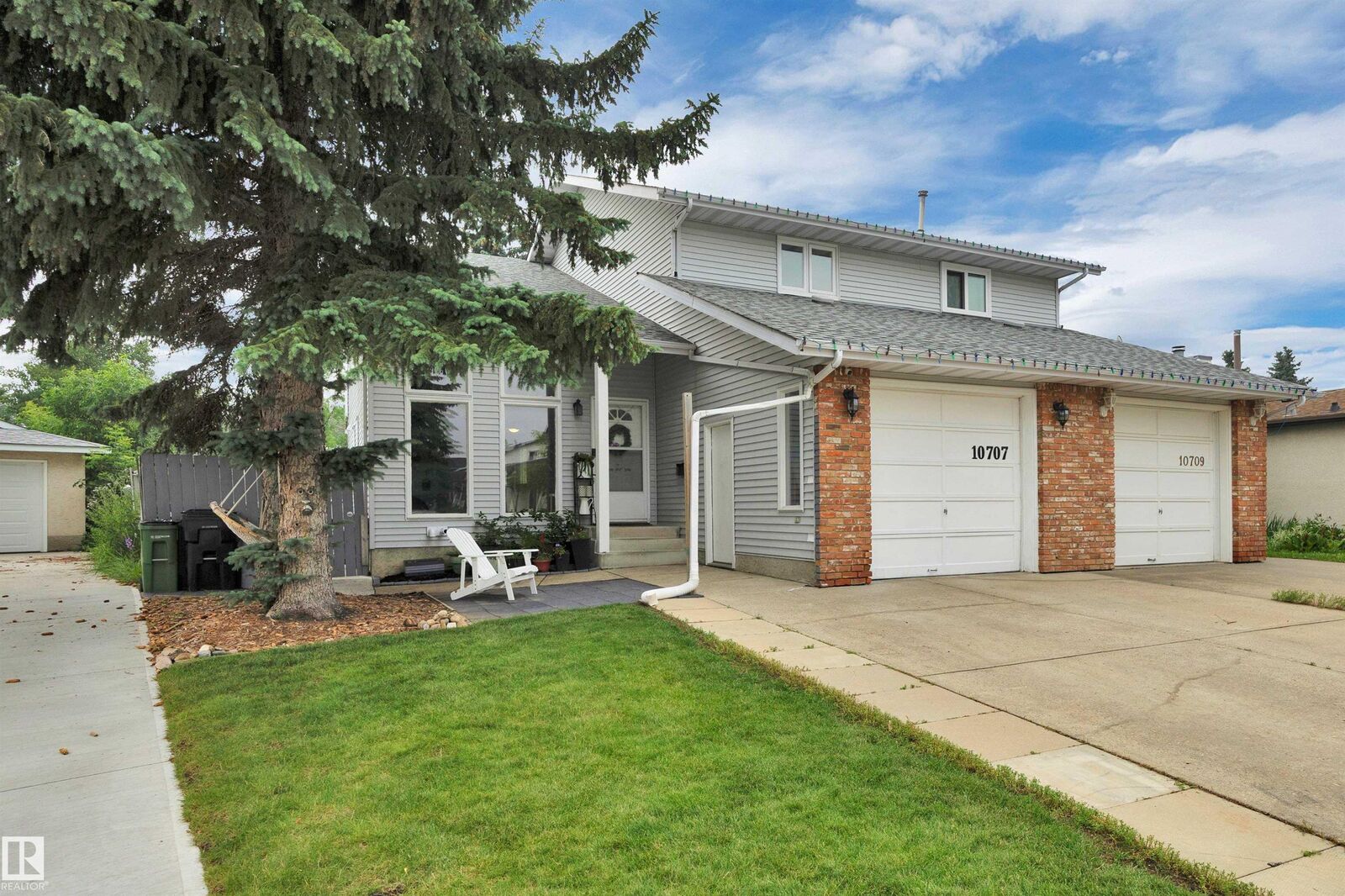 Property Photo: 10707 24 Avenue NW AB T6J 5P9