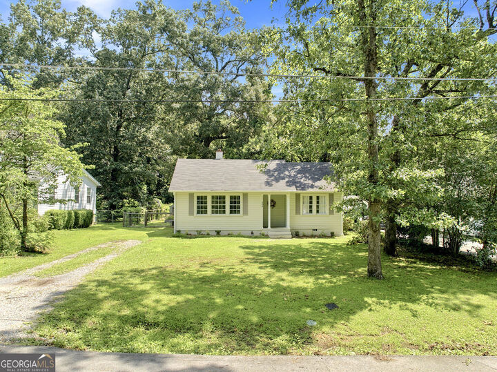 Property Photo:  608 Briarwood Circle NW  GA 30165 