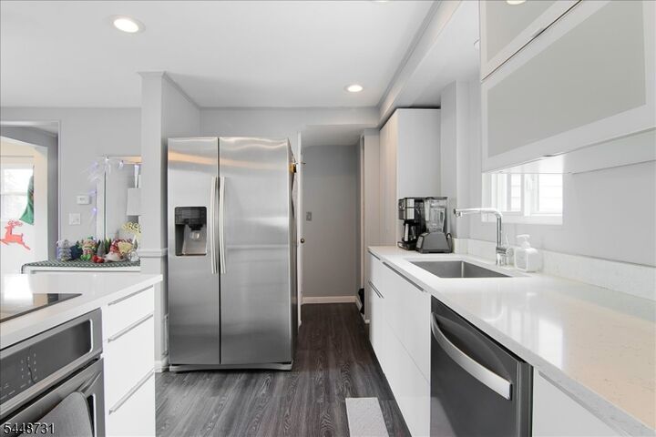 Property Photo:  12 Nutwold Ave  NJ 07052 