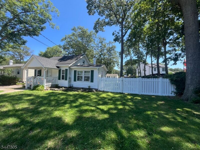 Property Photo: 22 Locust Ct NJ 08723