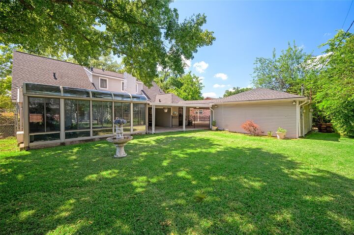 Property Photo:  1906 Spillers Lane  TX 77043 