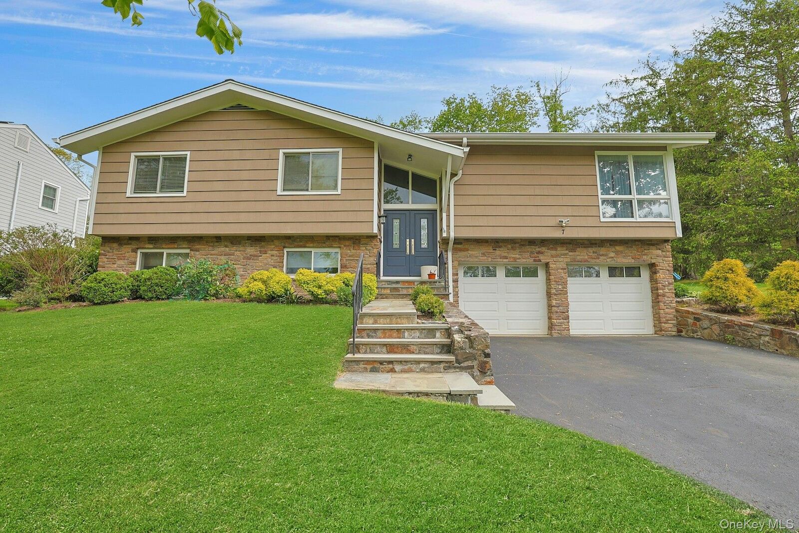 Property Photo:  7 Lorenz Drive  NY 10595 