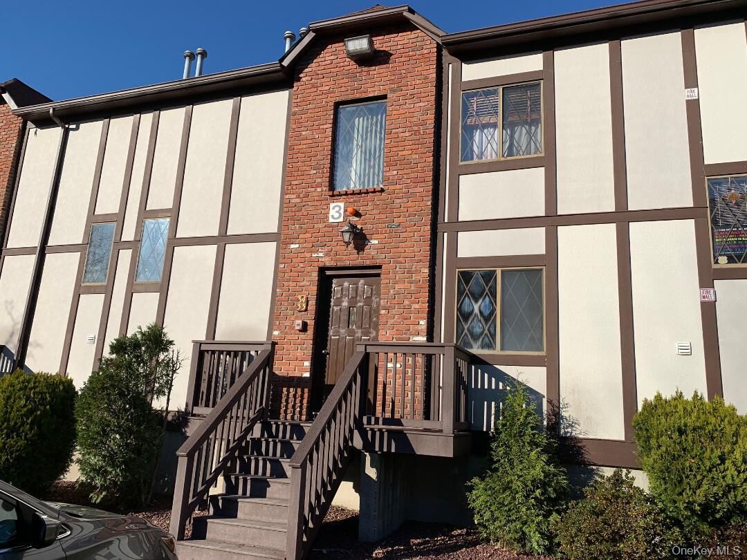 Property Photo:  135 West Nyack Road 31  NY 10954 