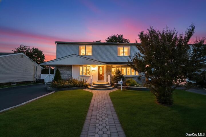 Property Photo:  30 Andover Lane  NY 11801 