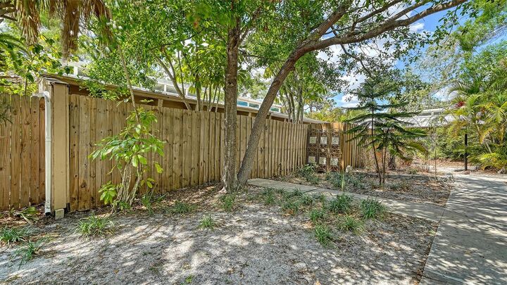 Property Photo: 500 N Jefferson Avenue B-5 FL 34237