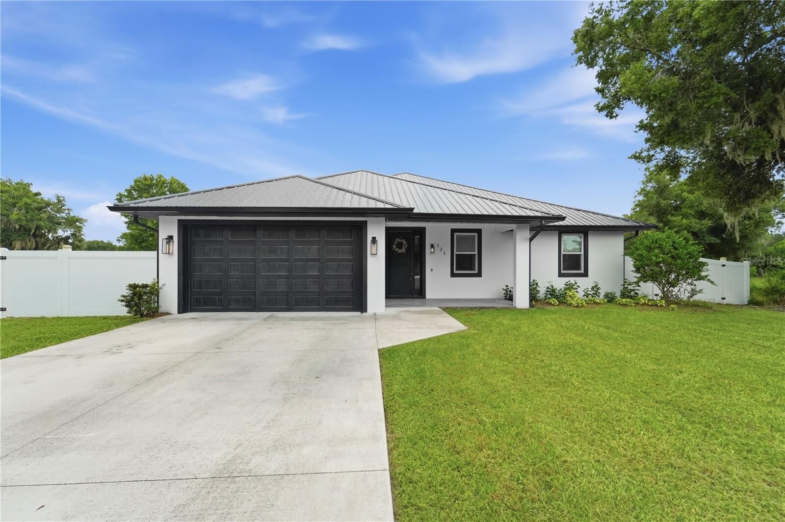 Property Photo: 125 Longwood Drive FL 32764