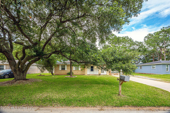 Property Photo: 2840 Gardendale Avenue MS 39553